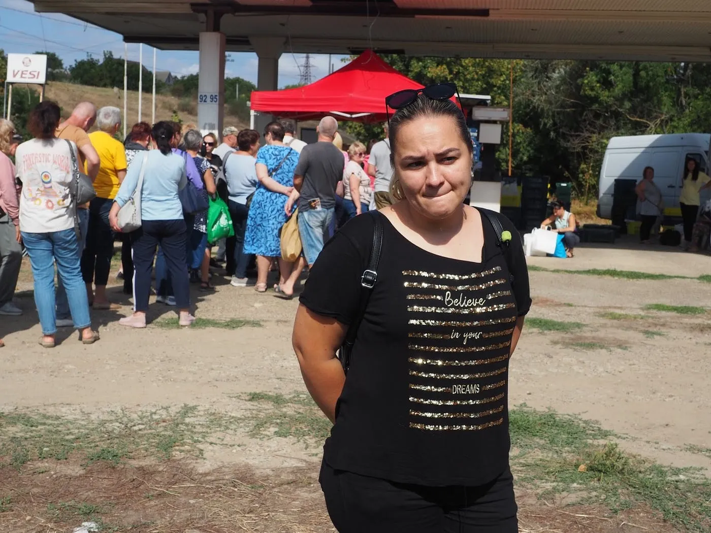 As a Ukrainian refugee, Viola helps spread information about the possibilities to get aid.