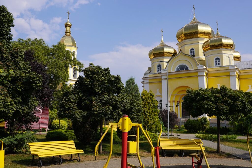 The central church in Comrat, the main city in Gagauzia. Photos: Maria Gerth-Niculescu.